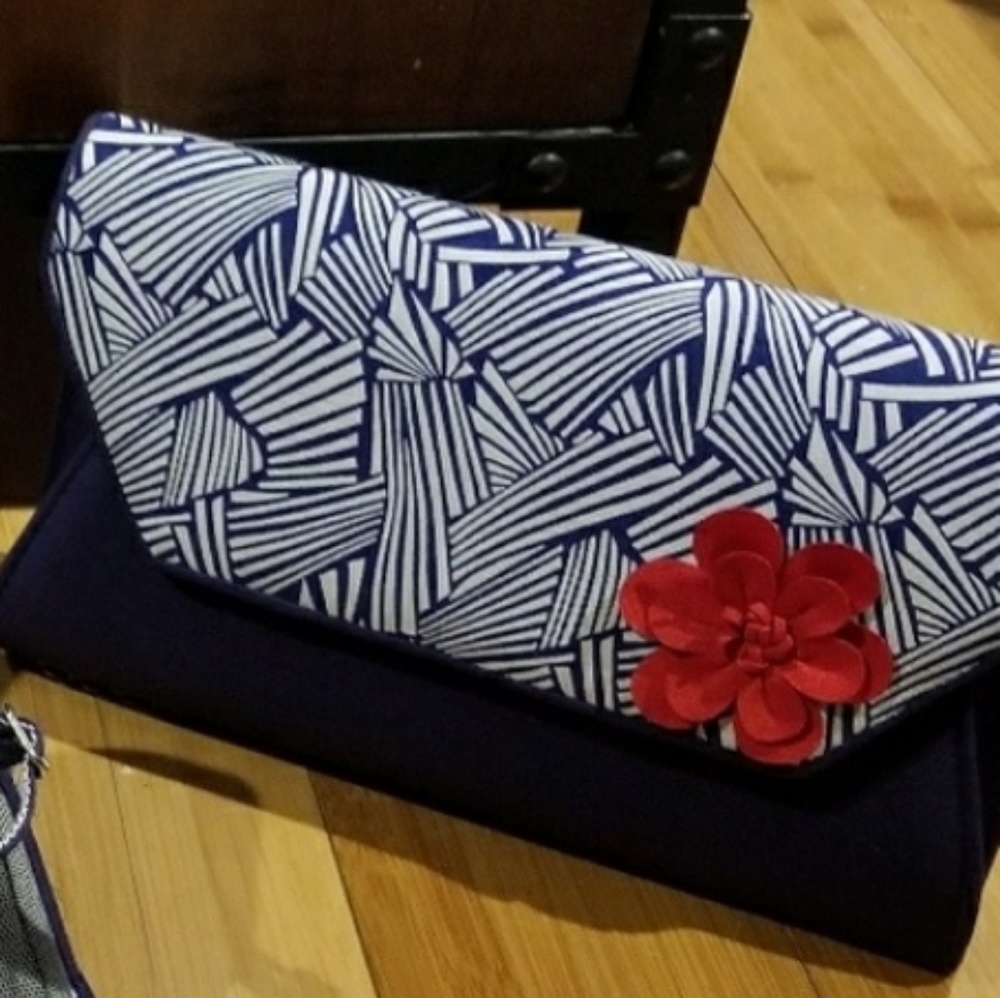 Ruby Shoo Pin Up clutch